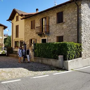 Casa Carloni Lanzo dʼIntelvi